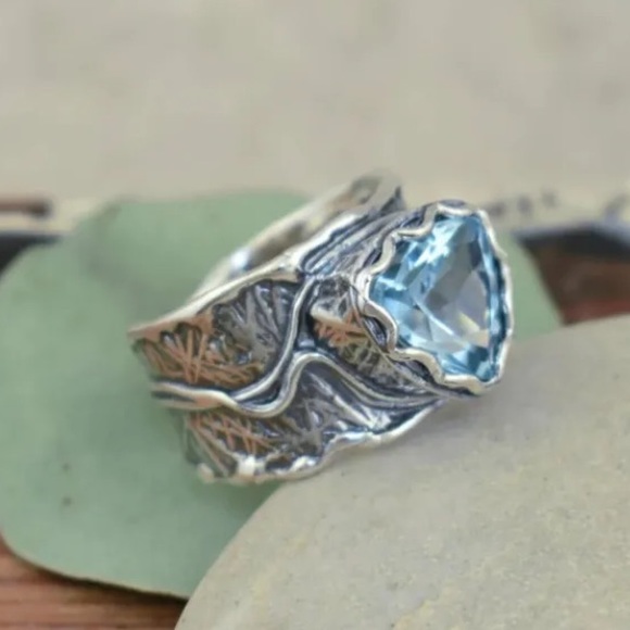 Mother Earth Jewelry Jewelry - Blue Topaz & 9.25 Sterling Siver Handcrafted Ring Size 7